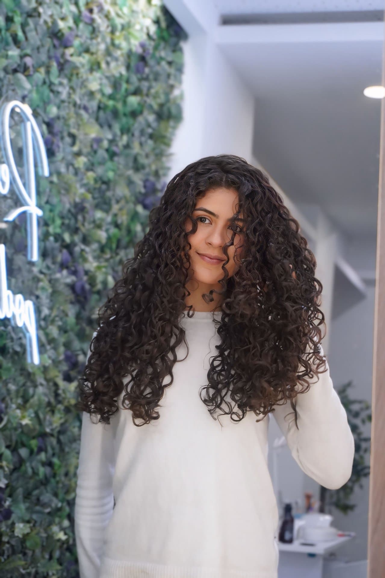 Corte à curvatura natural do cabelo em Viseu